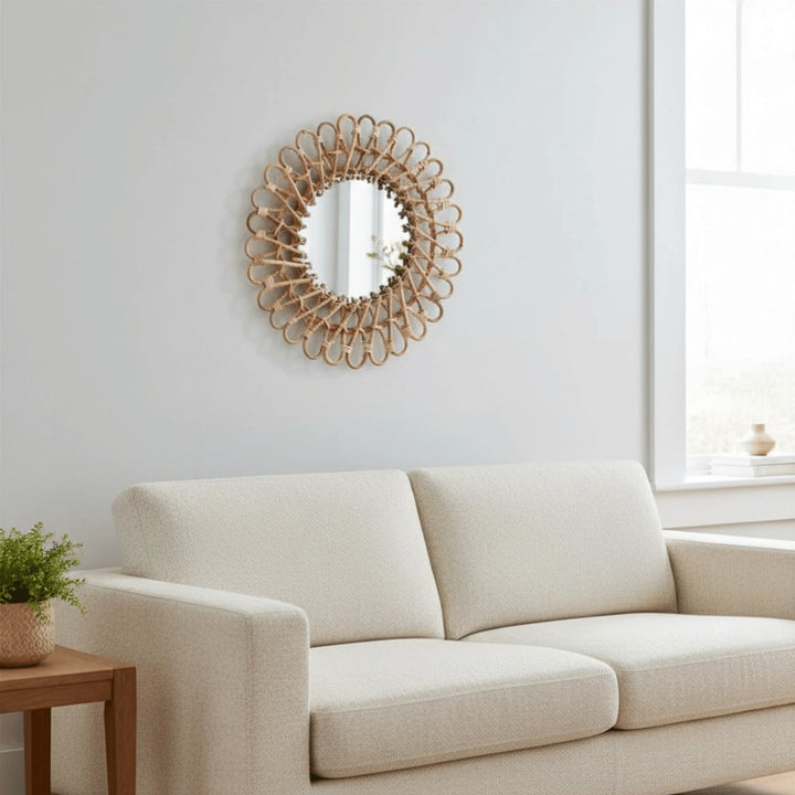 Miroir Mural Rotin en situation sur un mur intérieur