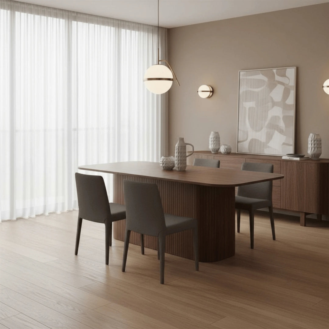 Table à Manger Scandinave mis en scène dans une salle à manger