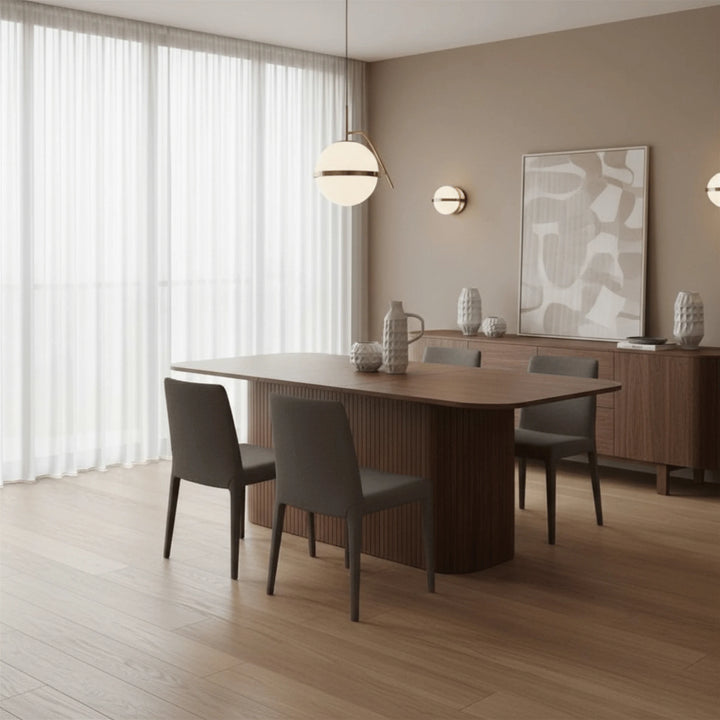Table à Manger Scandinave mis en scène dans une salle à manger