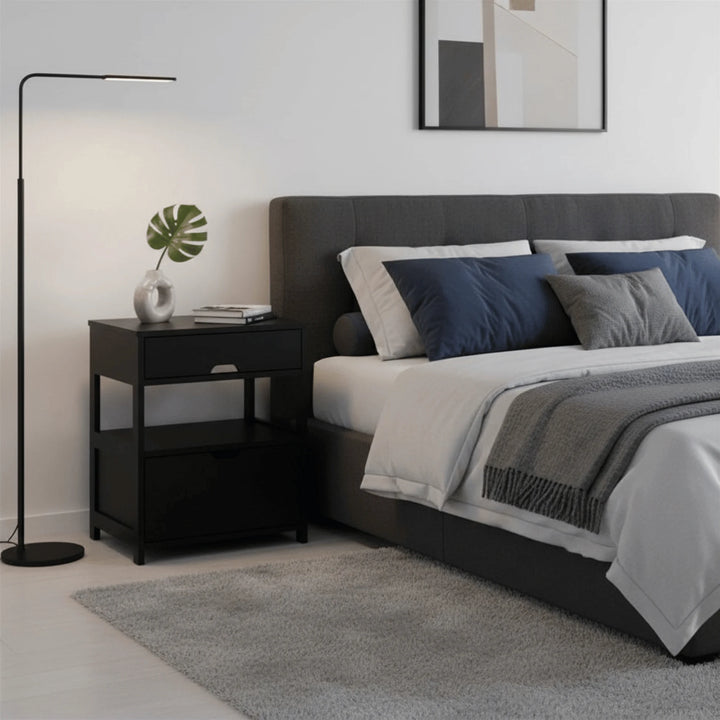 Table de Chevet Noire mis en scène dans une chambre
